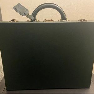 Authentic Louis Vuitton Taiga Green President Attaché Suitcase (1993)